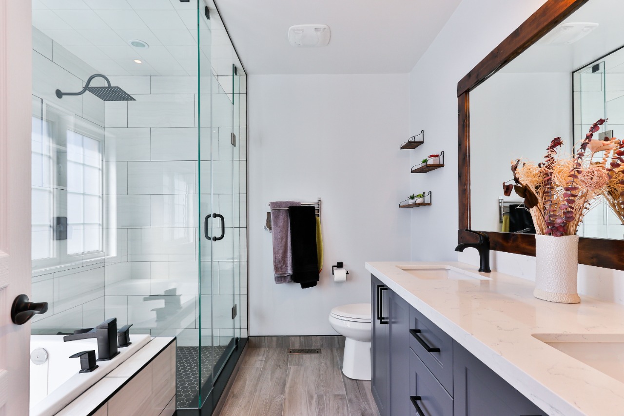 An Eye Catchy Master Bathroom Renovation La Interiors